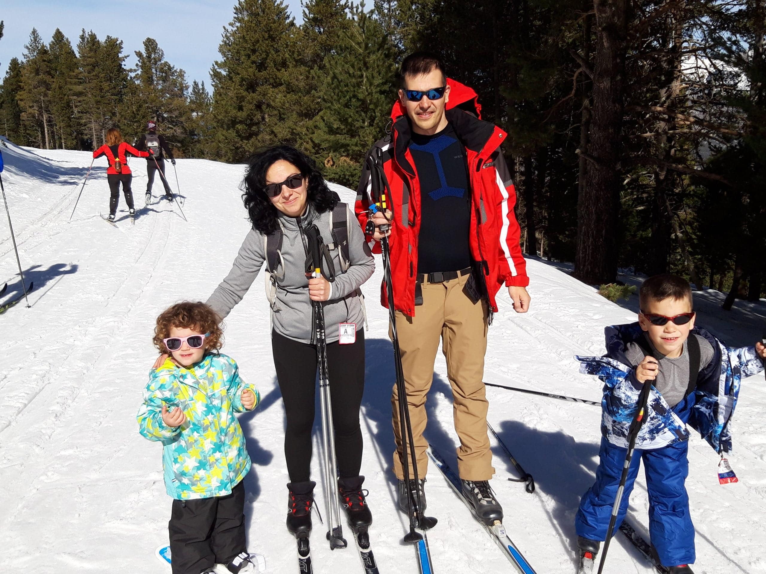 Read more about the article 10 reasons to try classic cross-country skiing with kids