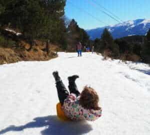 Llegeix més sobre l'article Pla de petits a la neu: Raquetes trineísticas! 1 ruta divertida + 10 consells