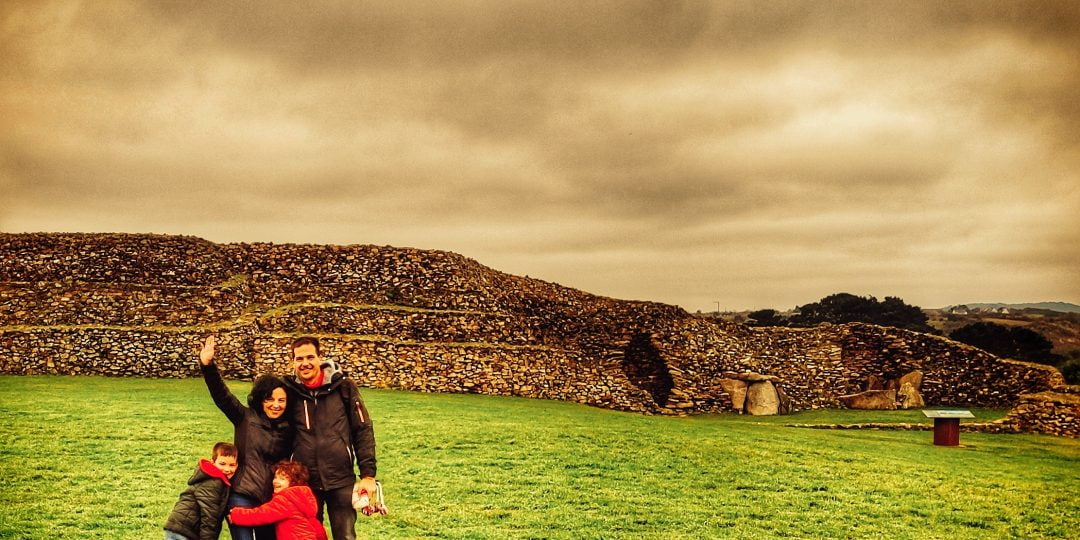 El Cairn de Barnénez, en a Bretaña Francesa, el monumento prehistórico más antiguo de Europa.