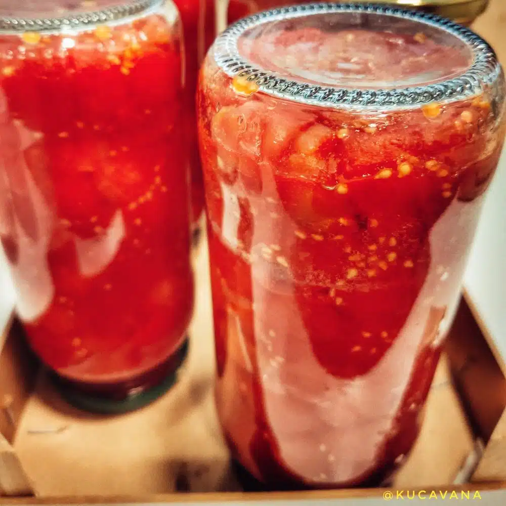 how to make canned tomato in a bain-marie