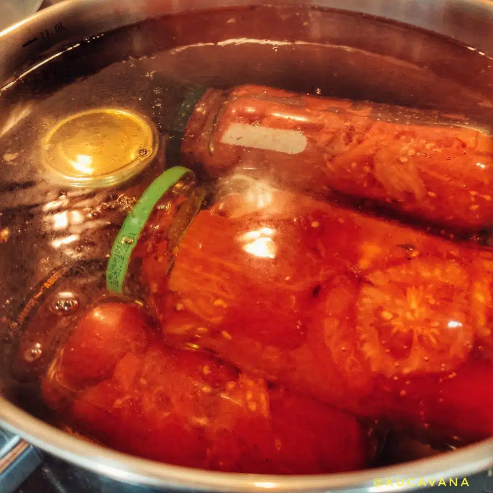 how to make canned tomato in a bain-marie
