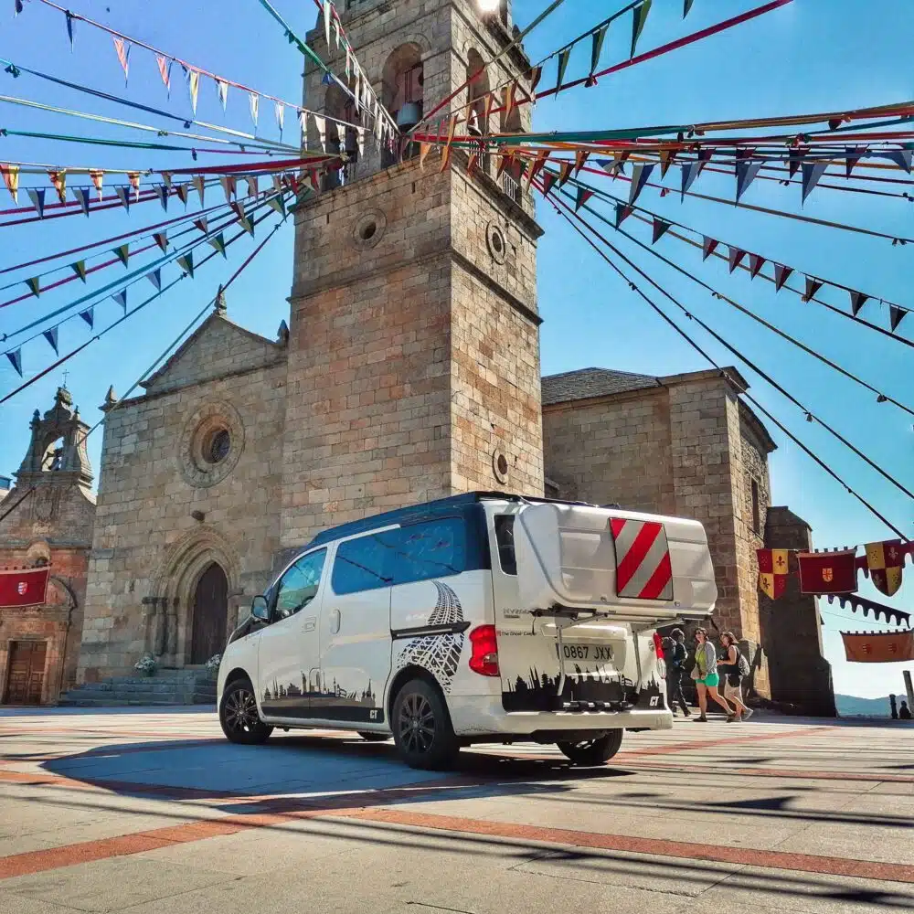 Puebla de Sanabria en camping-car sur un parcours à travers Zamora en van