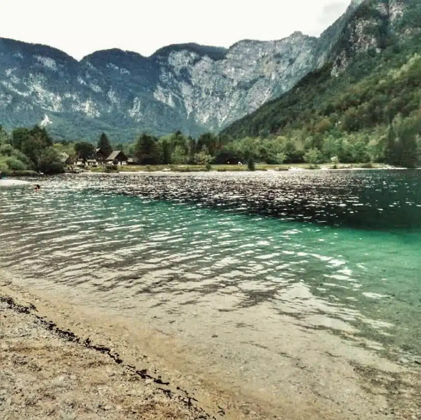 Lac de Bohinj (zone moins touristique). Voyager en Slovénie en camping-car