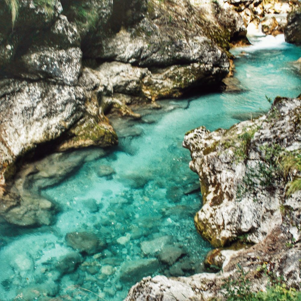 Tolmin Pozas de Agua Eslovênia em autocaravana com crianças