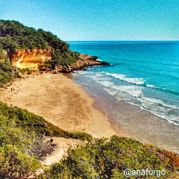 Praia de Waikiki em Tarragona de motorhome ou van