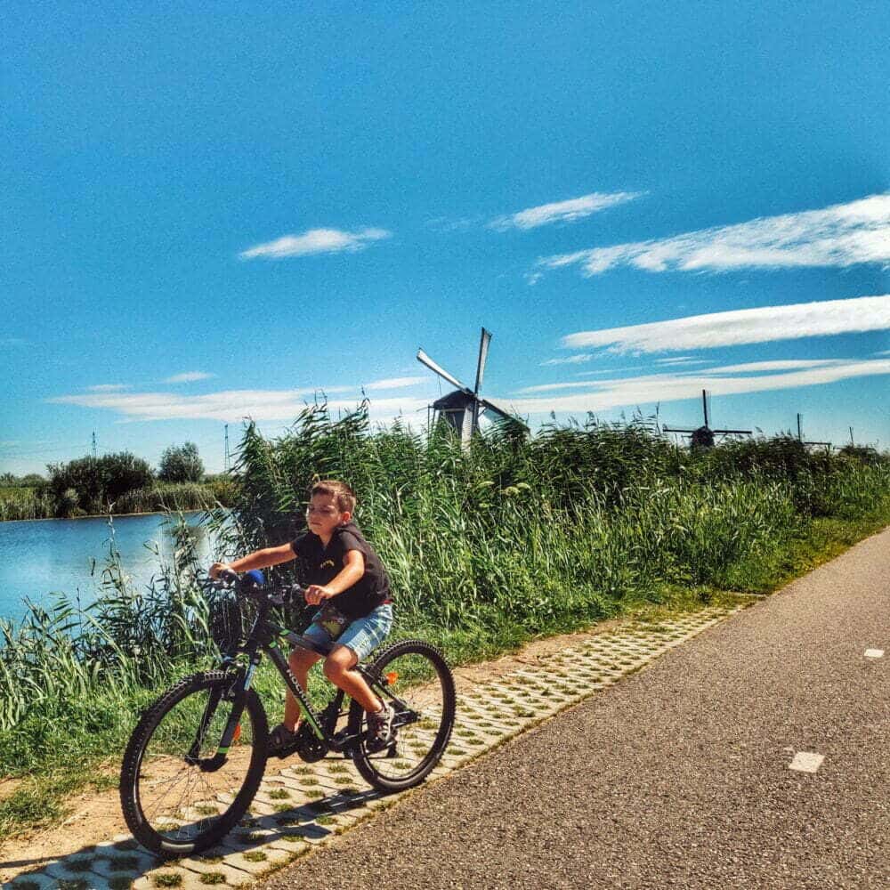 In bici Kinderdijk in camper o camper