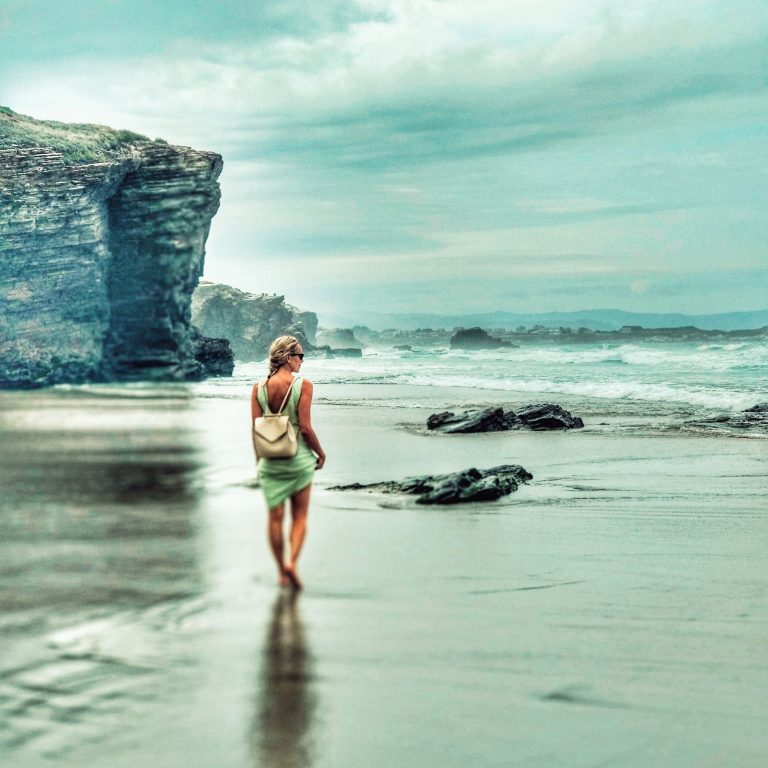Playa de las Catedrales en autocaravana: ¡la más buscada de España!