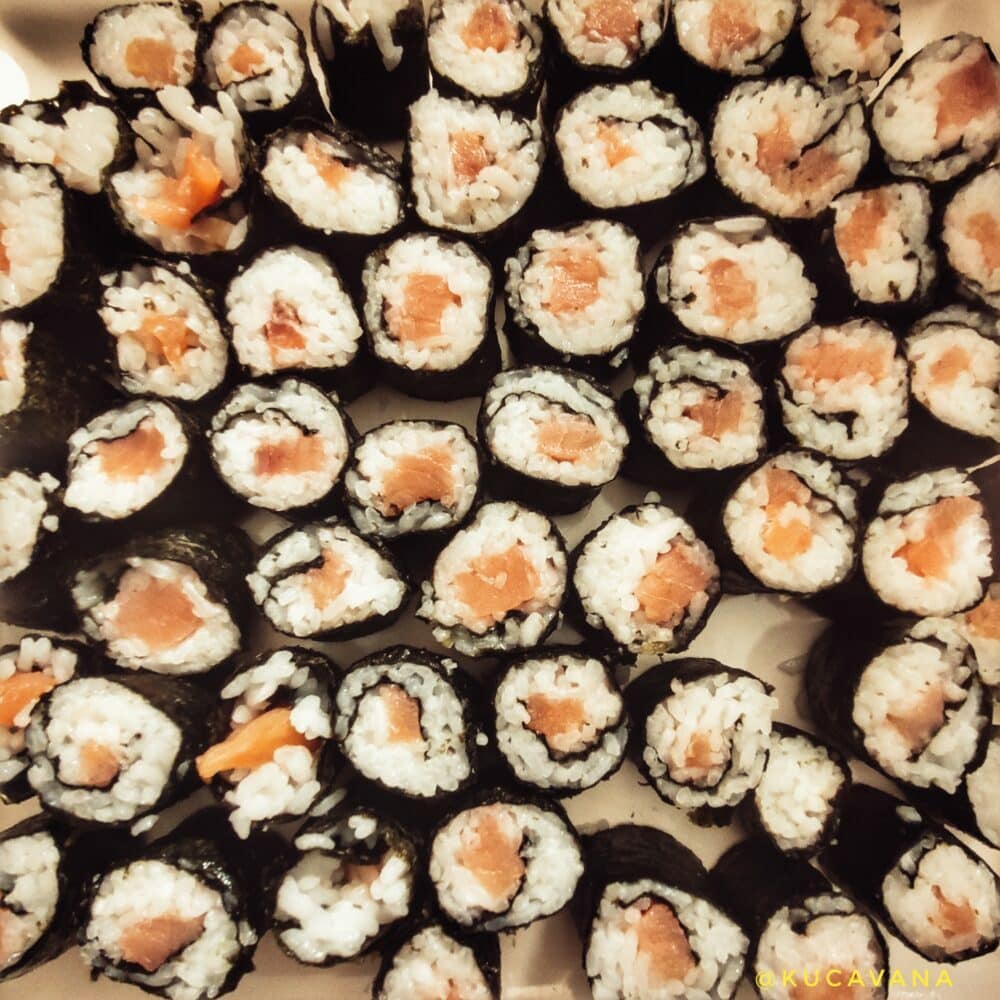 Schritt für Schritt, wie man perfektes hausgemachtes Sushi macht