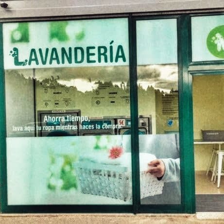 Ein Supermarkt im Wohnmobilbereich in Spanien masymas Innovation