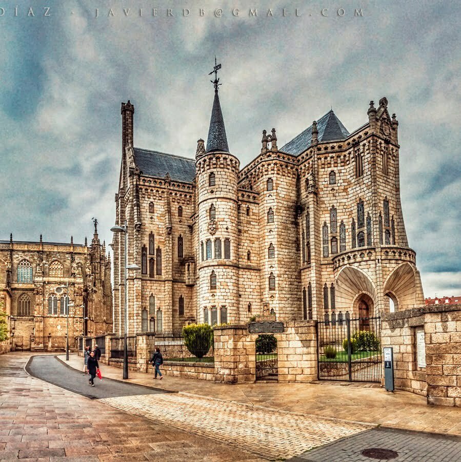 Astorga Kathedrale von Santa María und Bischofspalast von Gaudí-SinCodePostal-01