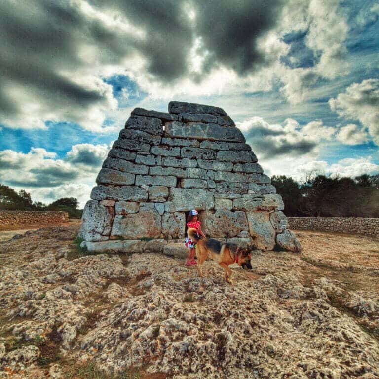 Naveta des Tudons de Menorca en autocaravana