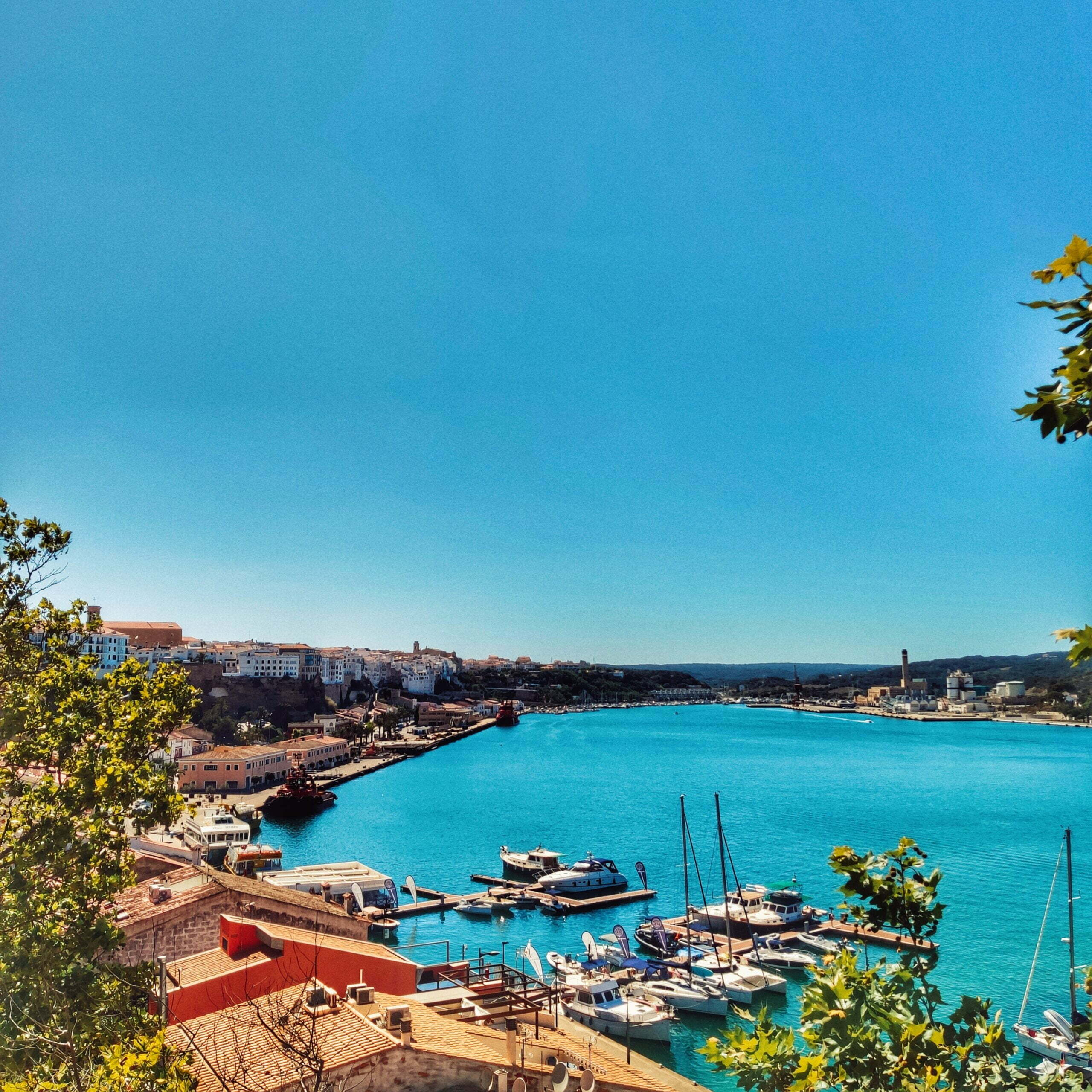 En este momento estás viendo Mahón en autocaravana, la capital de Menorca ¡y un bonito pueblo pirata!