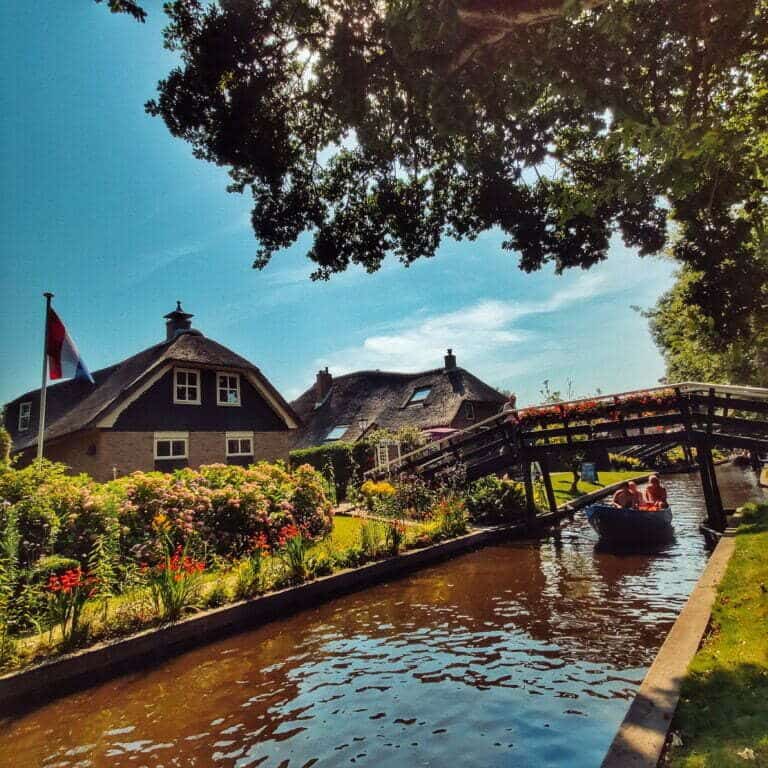 Giethoorn, la Venecia holandesa y uno de los pueblos más bonitos de Países Bajos