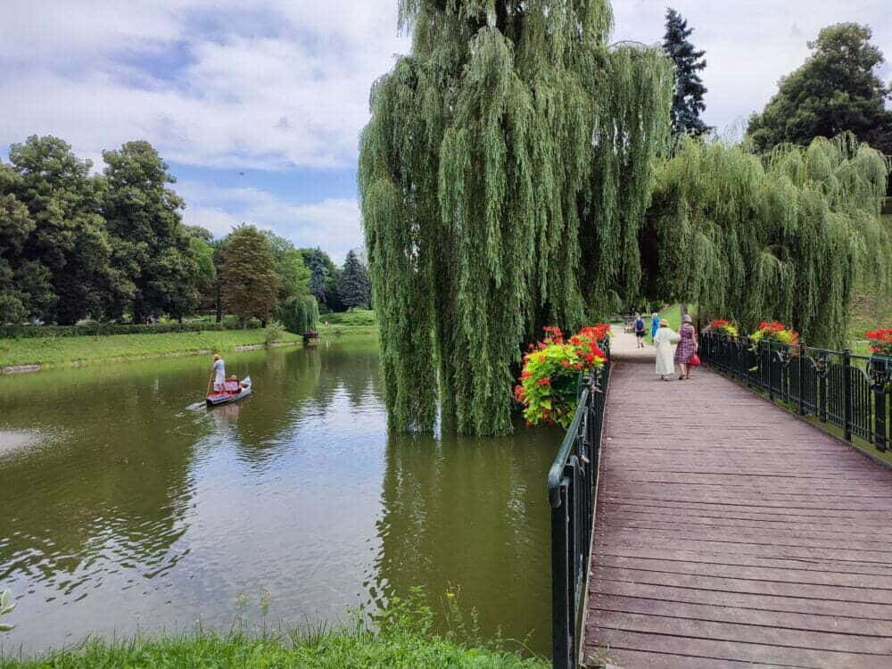 The gondola in the canals of the Zamosc park