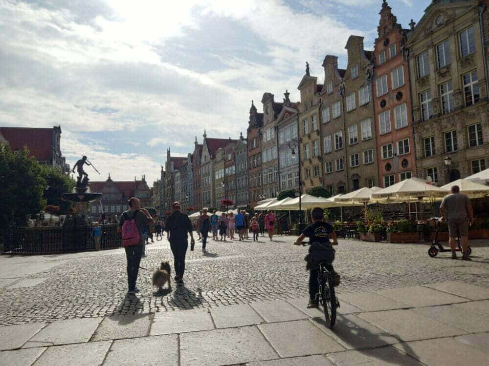 Pedalando em torno de Gdansk de motorhome