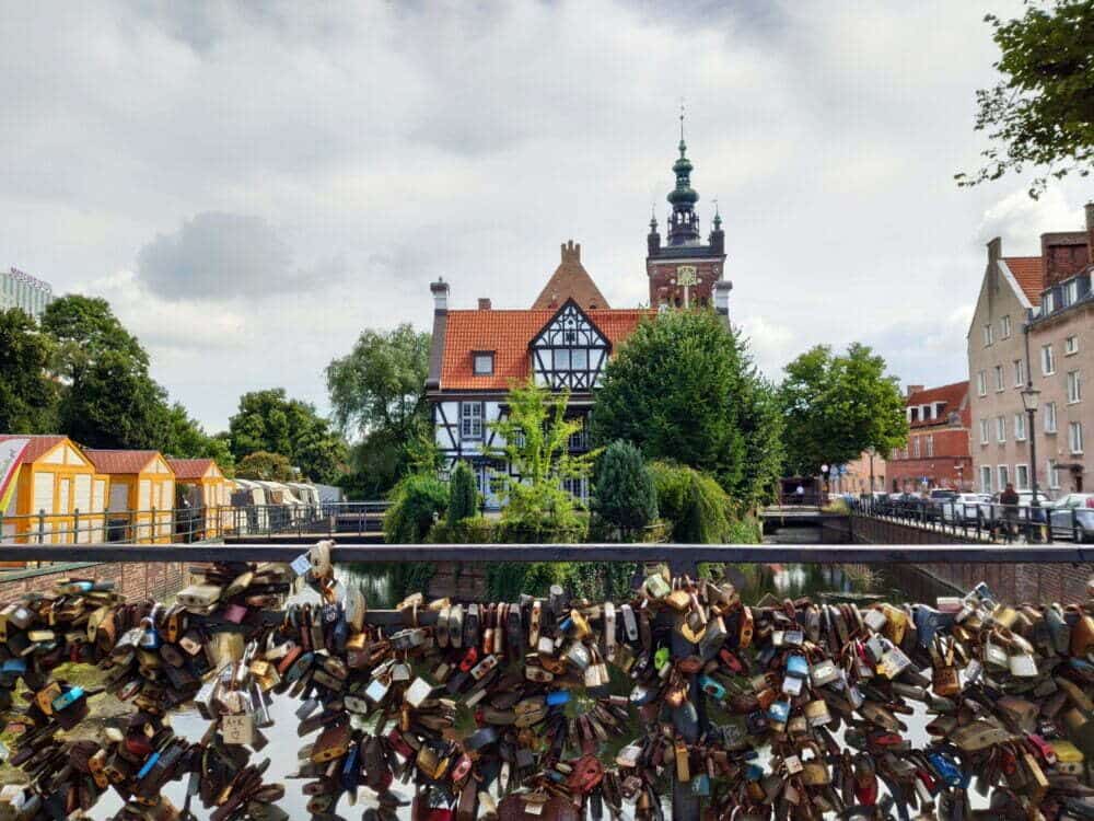 Vorhängeschlösser der Liebe in Danzig