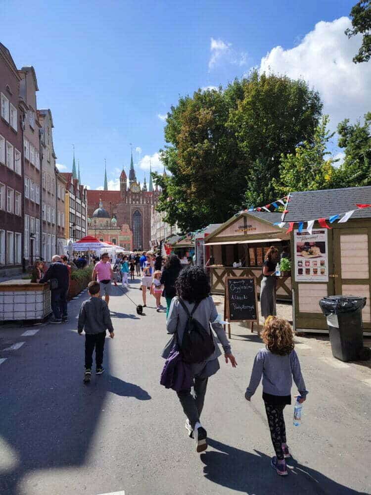 La feria de Santo Domingo de Gdansk llena de paradas de artesania