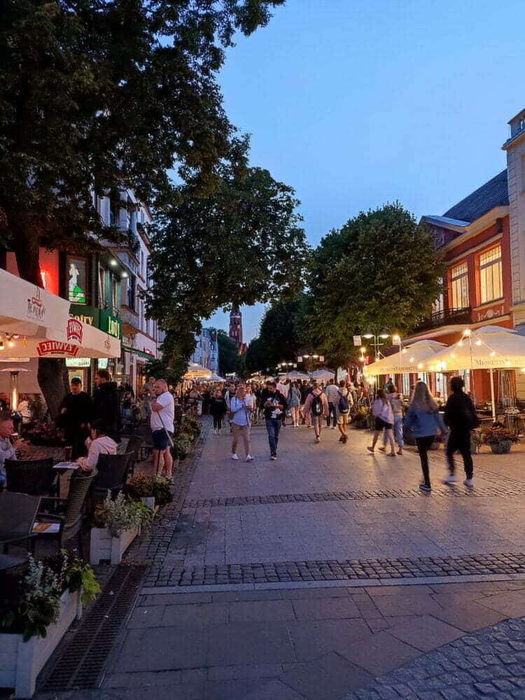 La principal calle turística y comercial de Sopot