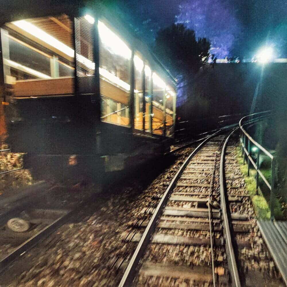 Funicular de Thonon les bains que baja al puerto a orillas del Lago Lemán