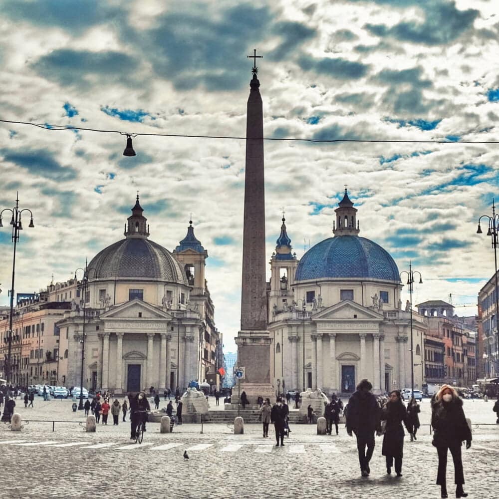 Plazza Popolo amb el seu obelisc autèntic egipci i les seves dues esglésies bessones