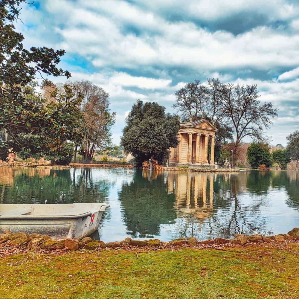 Ville Borgesse, le parc avec lac et bateaux à visiter avec des enfants à Rome