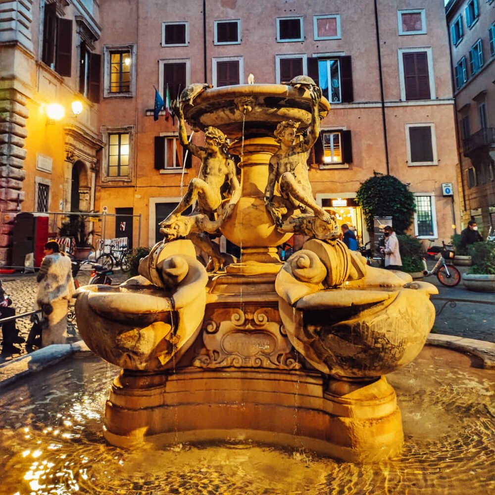 La fontana delle tartarughe, la preferita dei romani