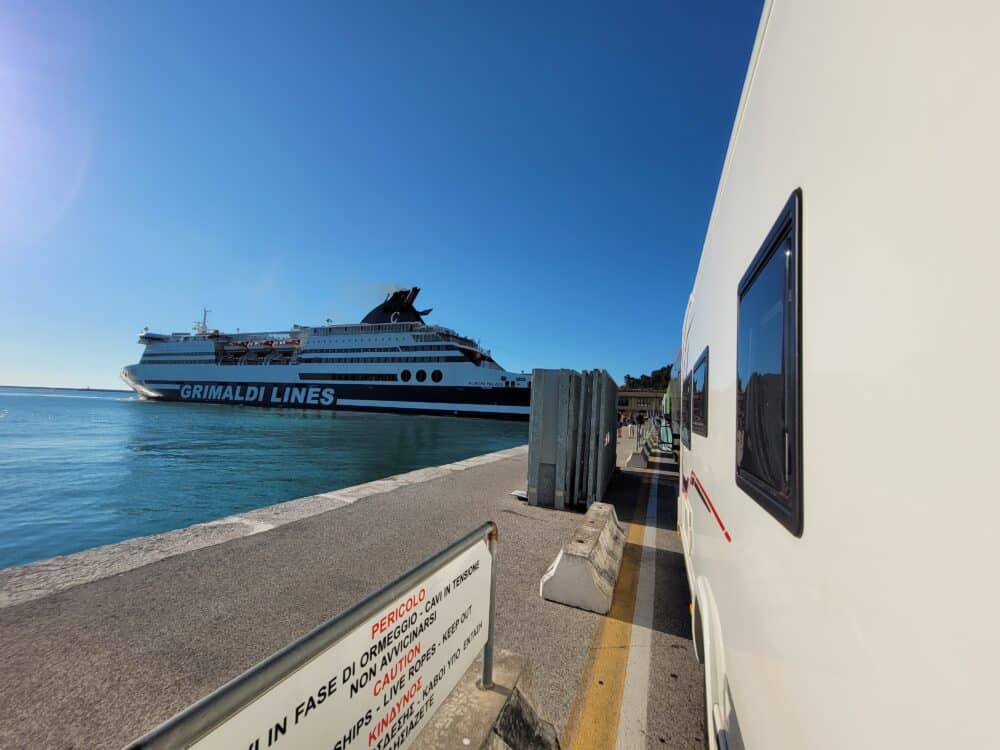 Embarcar nuestra autocaravana en ferry