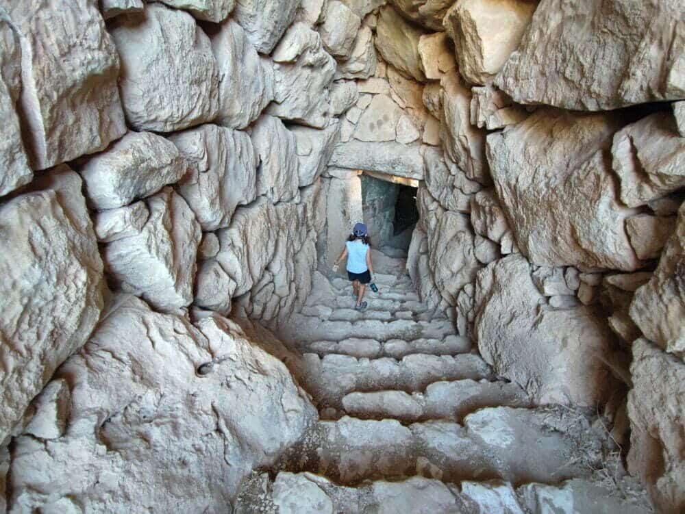 Mycenae, accessing the cisterns