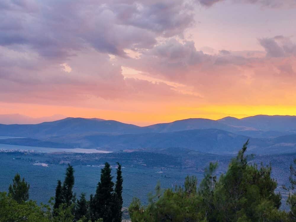 Sonnenuntergang im Wohnmobil, auf Camping Apollon in Delphi