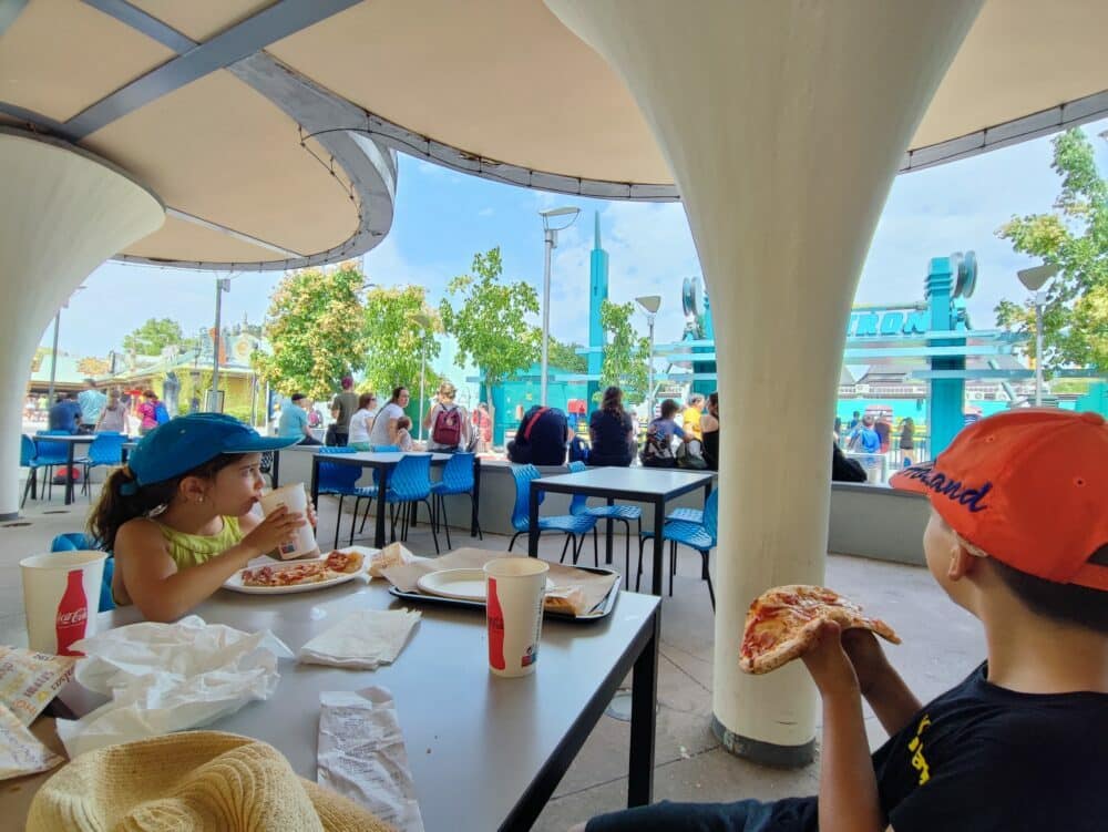 Por qué comer en los parques de atracciones puede ser una pesadilla