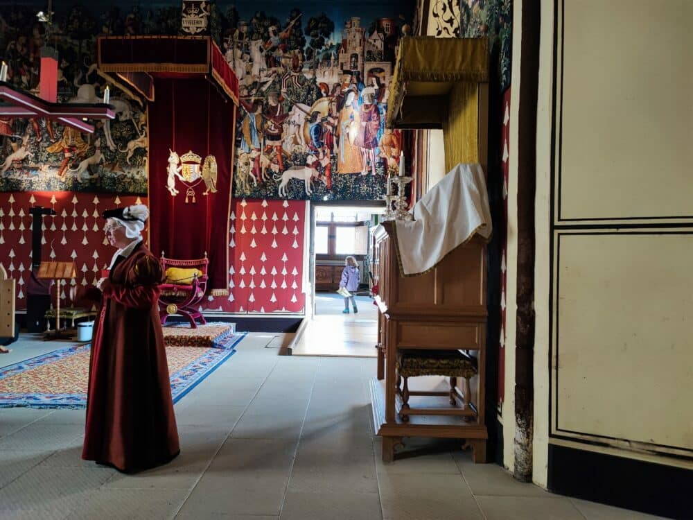 Interior del Castillo de Stirling, donde podemos ver un unicornio en su escudo, el animal símbolo de Escocia