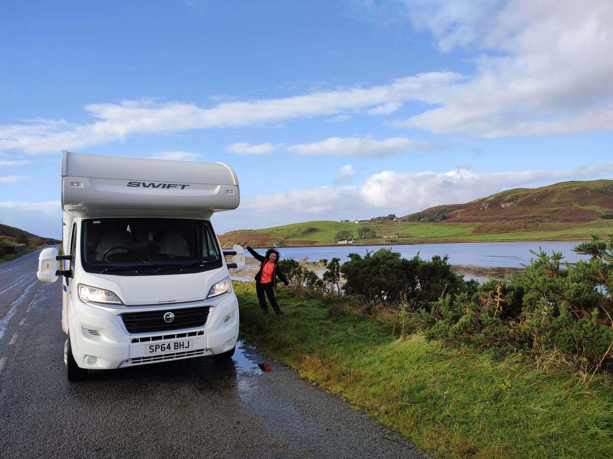 Auf den Straßen der Isle of Sky auf unserer Route durch Schottland im Wohnmobil