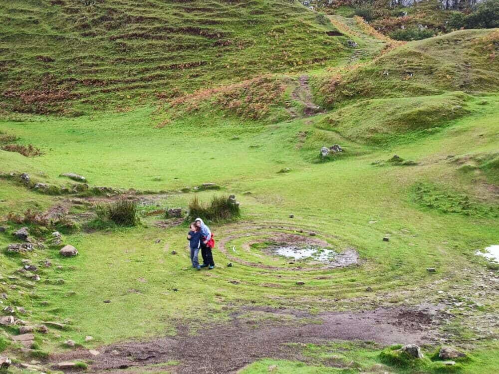 O vale das fadas na Isle of Sky é essencial quando se viaja para a Escócia com crianças