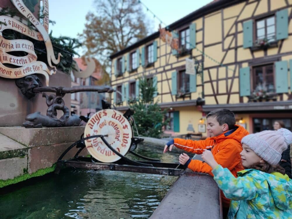 Fuente de Ribeauvillé en Navidad