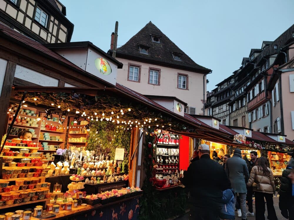 Parada en mercadillo navideño de Colmar