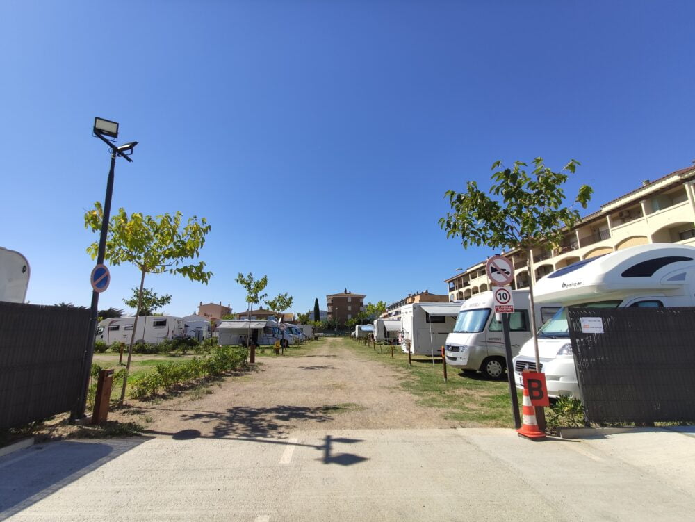 The motorhome area of ​​L'Estartit, one of the best motorhome areas in Catalonia