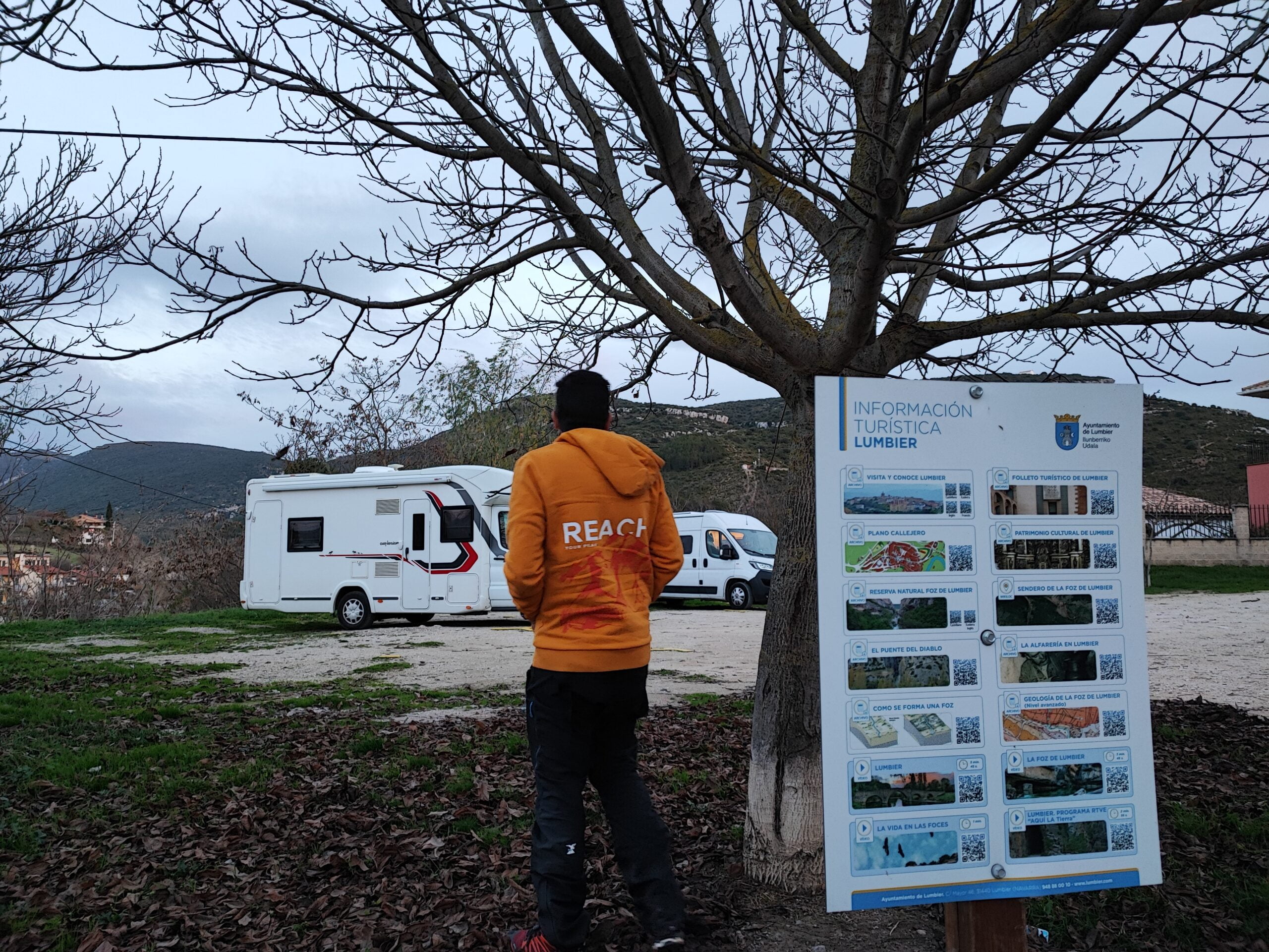 Estacionamento reservado para autocaravanas em Lumbier