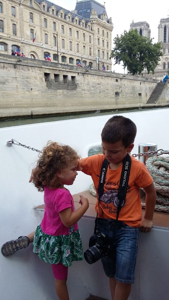 Visitando Paris cómodamente con los peques en un crucero por el Sena