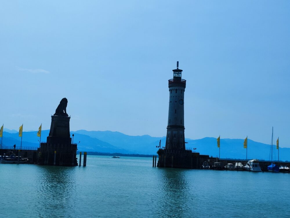 León y faro de Lindau en Alemania