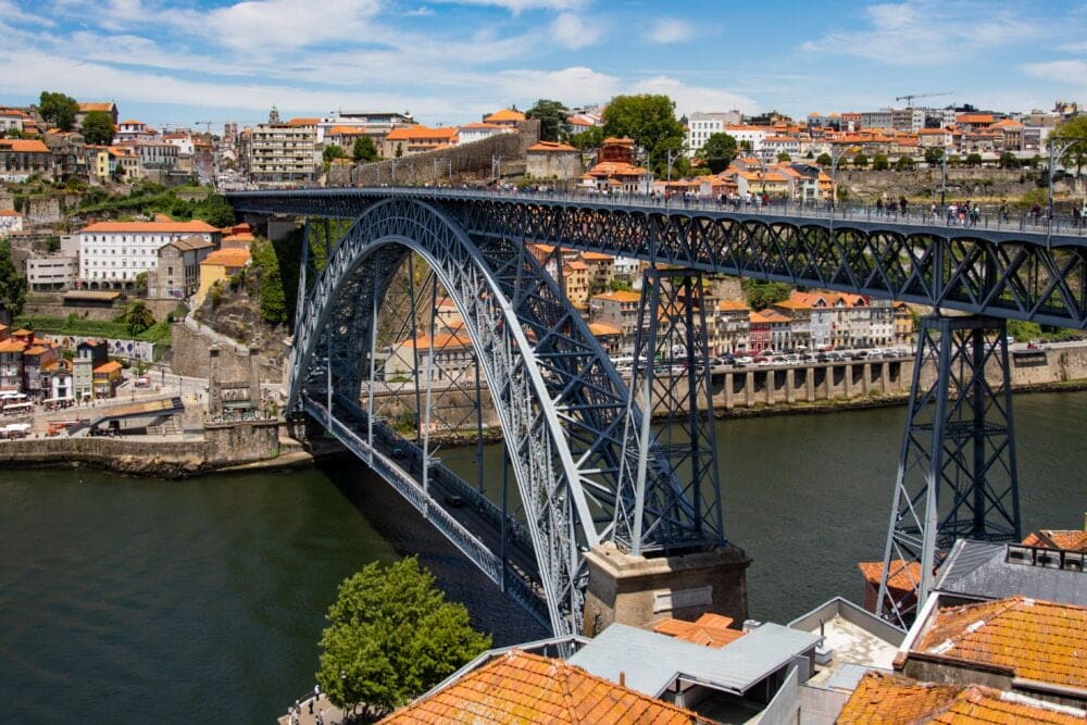 Porto a Portugal amb autocaravana. Foto pexels-magda-ehlers-2549573