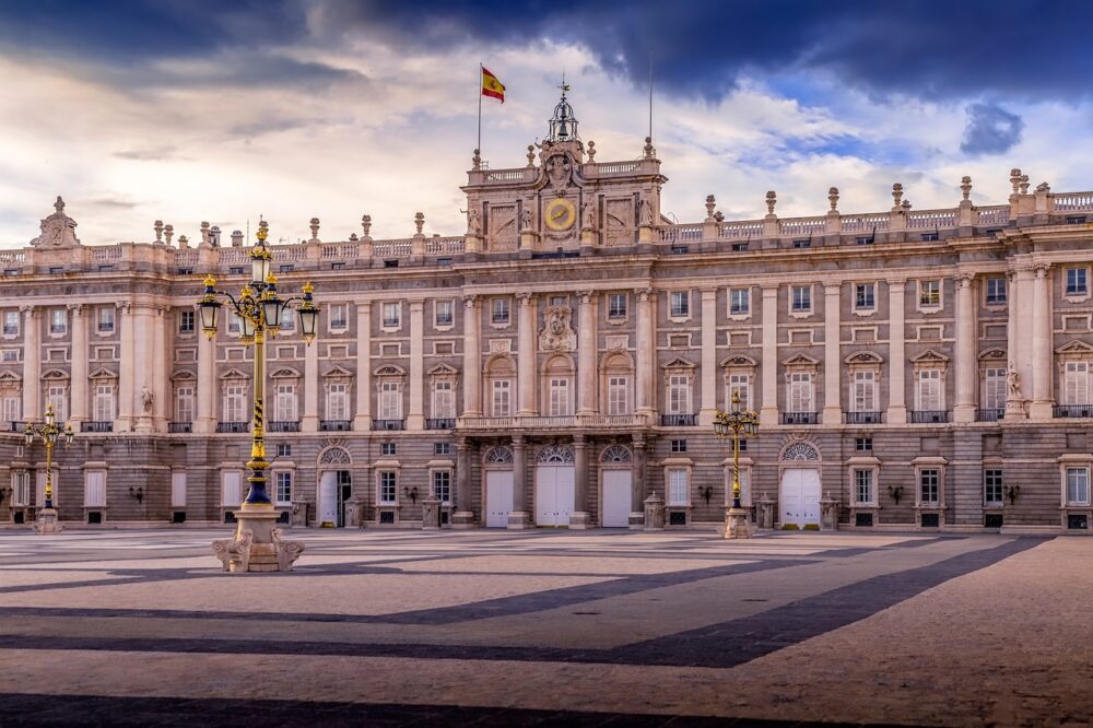 Palacio Real de Madrid en autocaravana por Imagen de  ddzphoto
