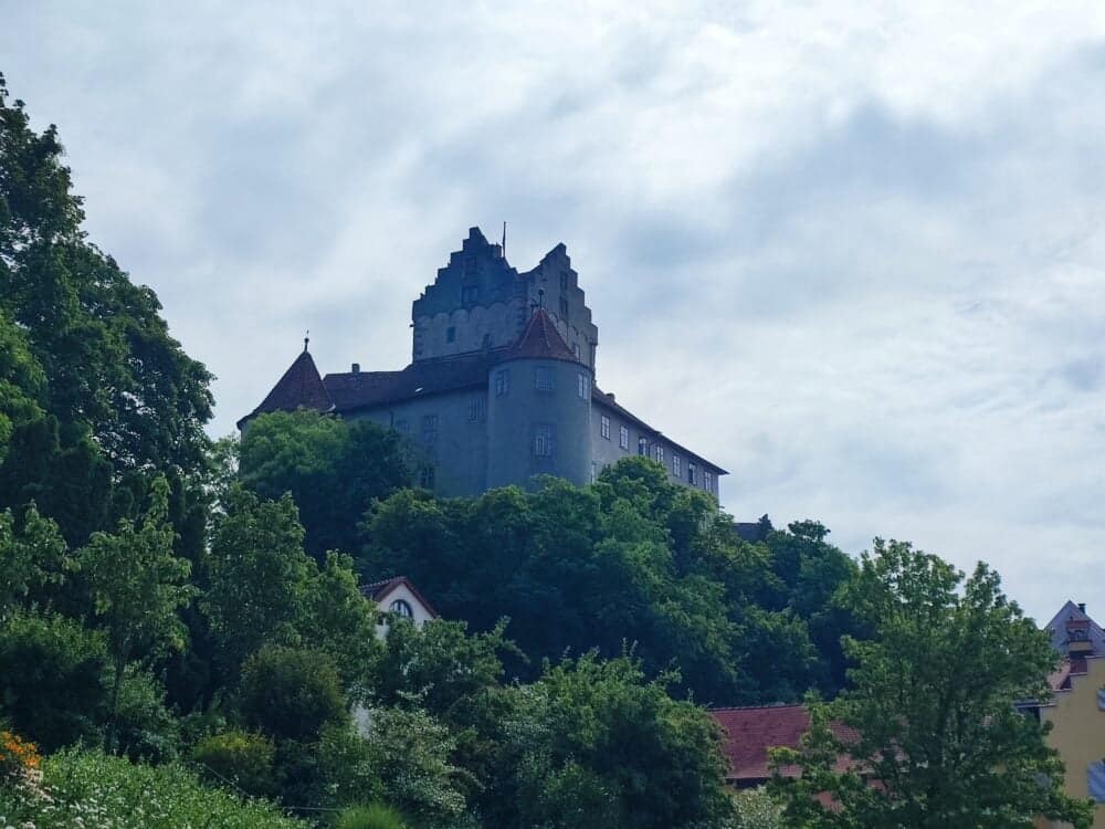 Castillo viejo de Meersburg visto desde nuestra llegada en la parte de abajo del pueblo