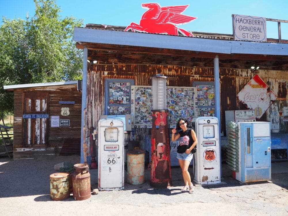 Gasolinera antigua de la Hackberry General Store en la ruta 66, una visita corto pero muy chula y llena de fotos muy chulas