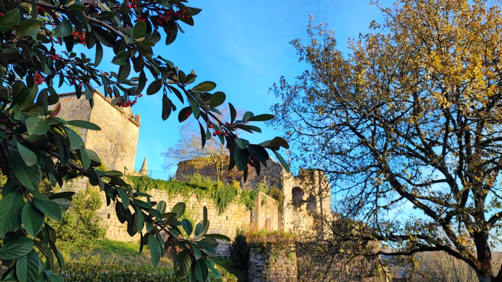 Castelli di Bruniquiel, una delle città classificate come una delle più belle di Francia
