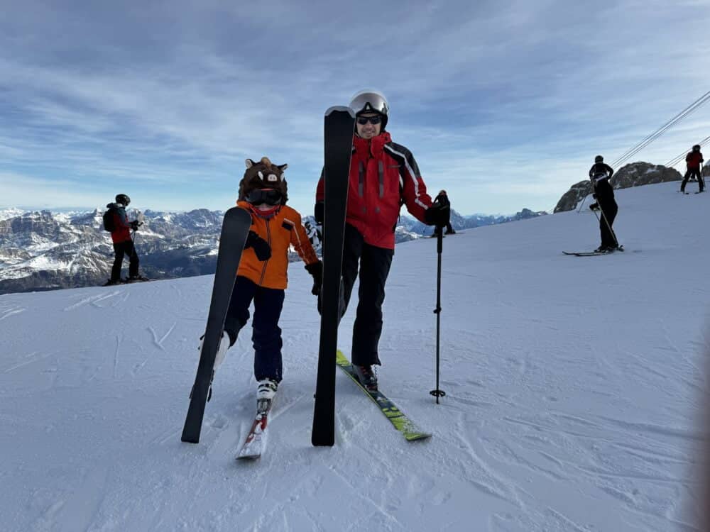 A punto de esquiar la Marmolada por la pista Bellunesse