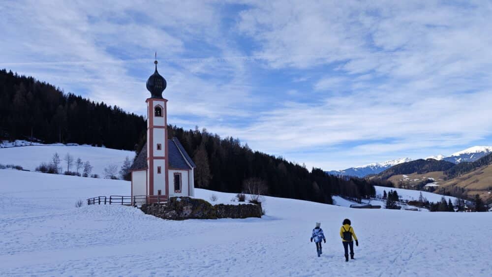 Iglesia de Sant Giovanni de Ranui en la Val di Funnes