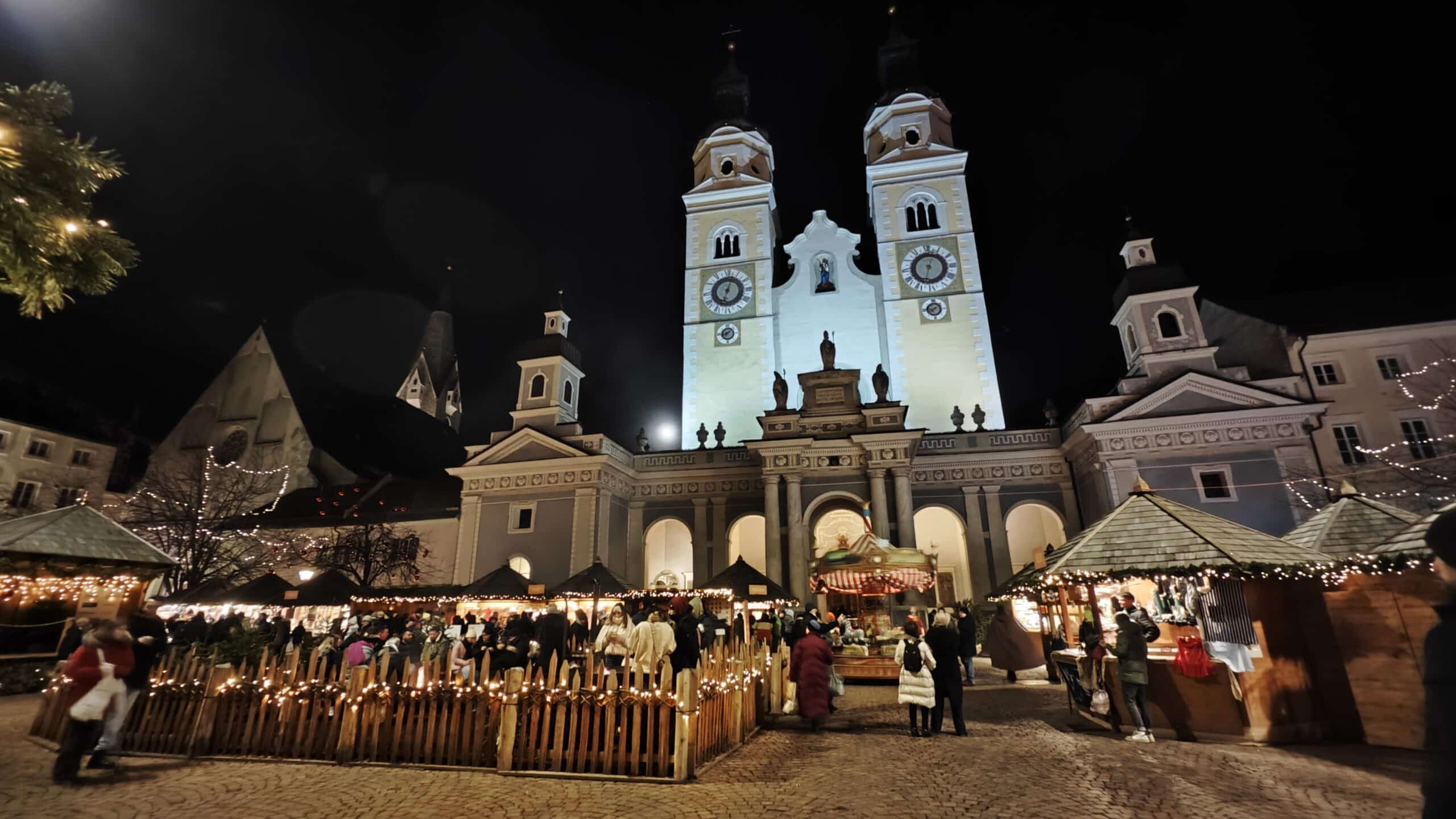Lee más sobre el artículo Guía para viajar a Dolomitas en Navidad: costes, mapa, ruta, consejos, 7 mercados navideños y otros 19 planes imprescindibles