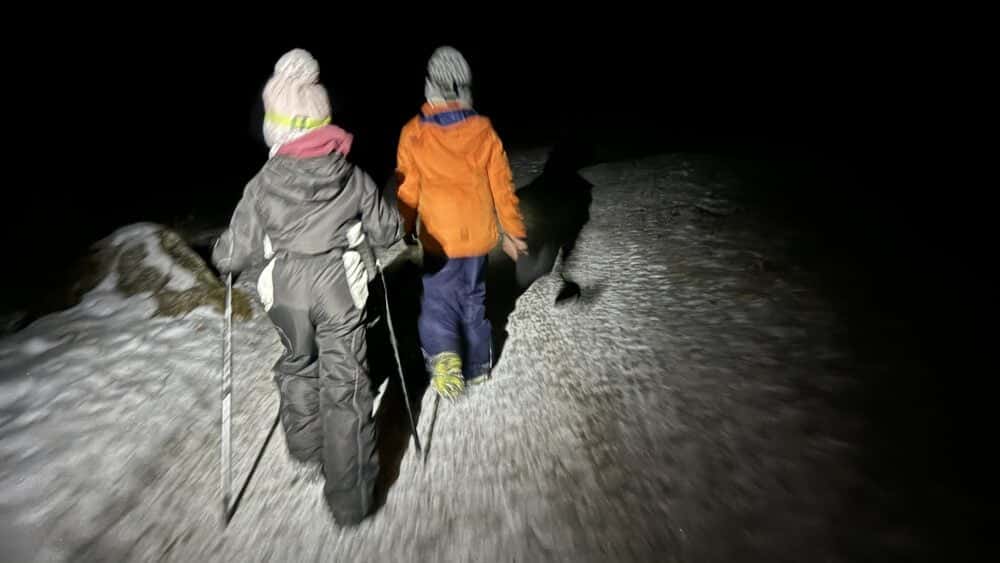 Excursão noturna com raquetes de neve no Val di Zoldo