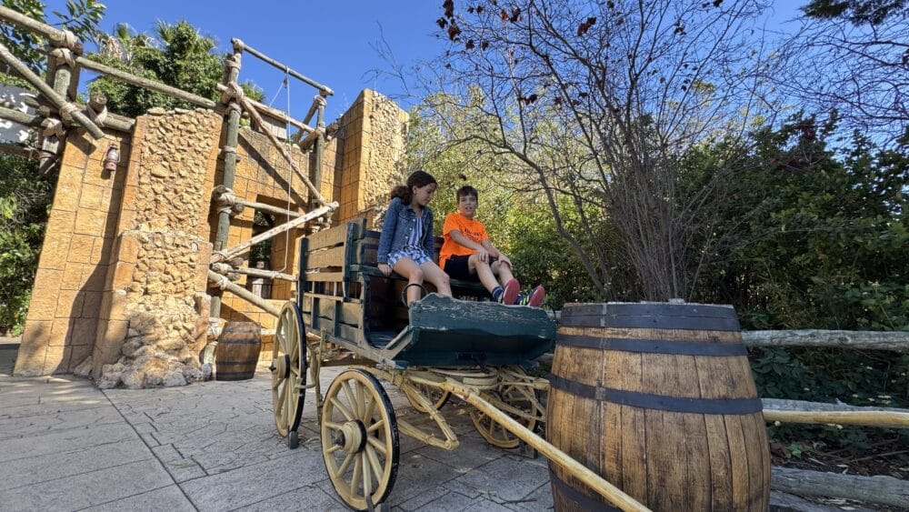 Parada técnica para foto y picoteo en PortAventura