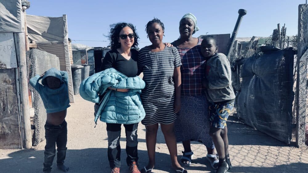 Damaras que conocimos en Swakopmund, donde la chica más cercana a mi hablaba un poco de español por haber trabajado con una organización española en Namibia